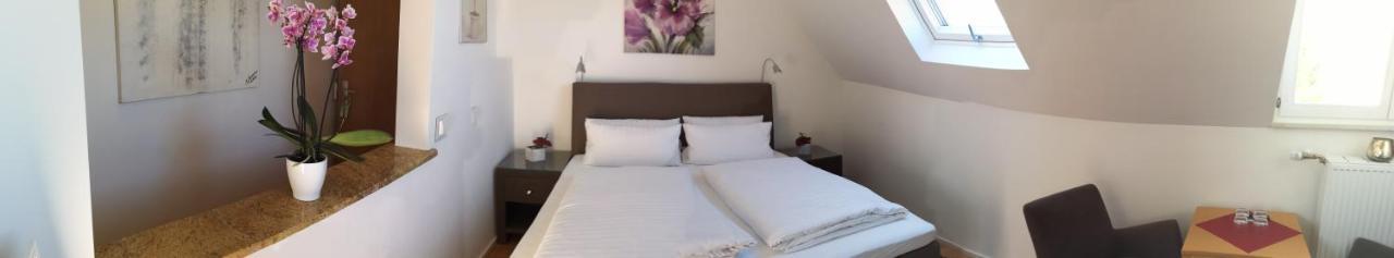 Tuniberg Restaurant Hotel Freiburg im Breisgau Luaran gambar
